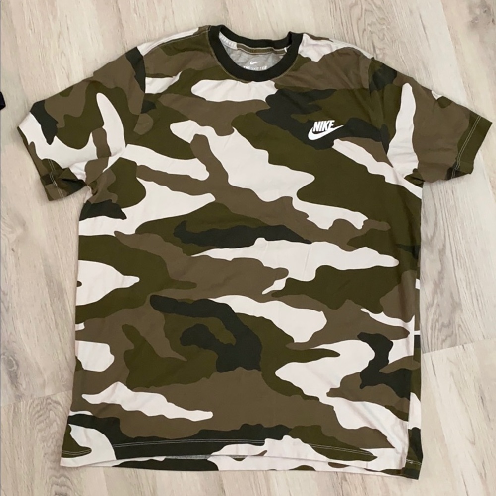 Nike Tee